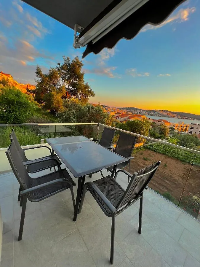 Carpe Diem-M Trogir Apartment